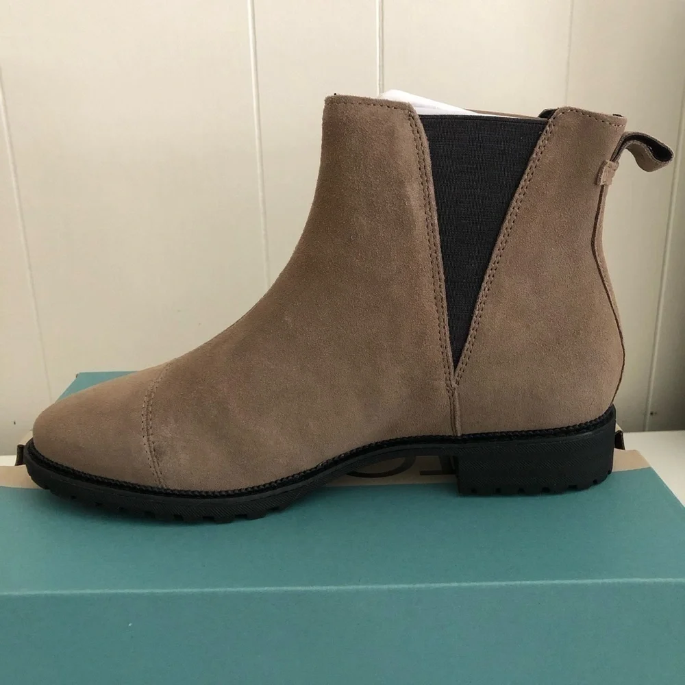 Toms Cleo Taupe Gray Suede Chelsea Boots 11
